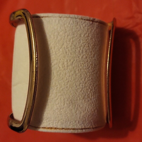 Gold Tone Braclet with black stone - Picture 2 of 5